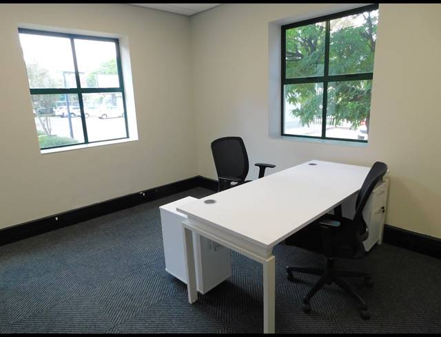 130M² OFFICE TO LET IN HYDE PARK